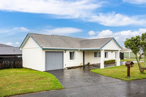Photo of property in 2 Coventry Close, Ascot Park, Porirua, 5024