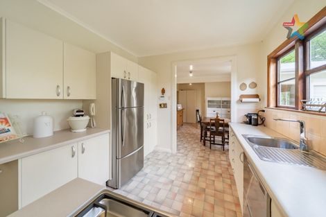 Photo of property in 1 Woodvale Grove, Fairfield, Lower Hutt, 5011