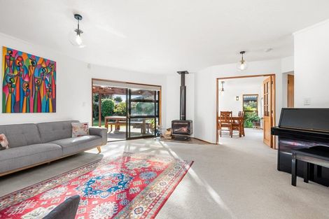 Photo of property in 8 Runanga Grove, Waikanae, 5036