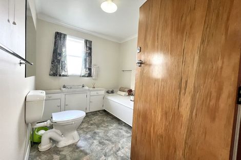 Photo of property in 24 Anglesey Place, Awapuni, Palmerston North, 4412