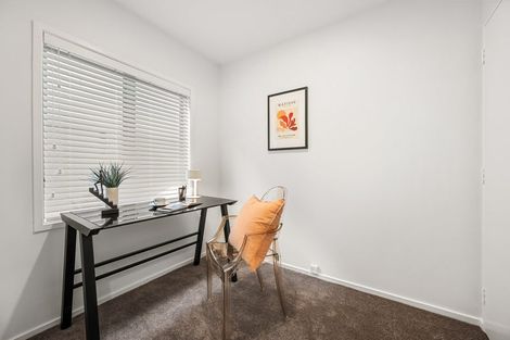 Photo of property in 93a Kelburn Parade, Kelburn, Wellington, 6012