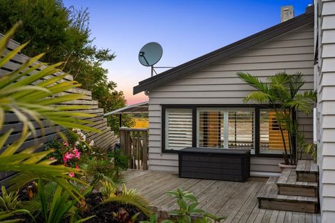 Photo of property in 17a Constable Lane, West Harbour, Auckland, 0618