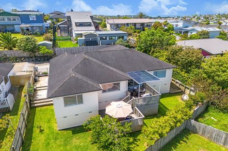 Photo of property in 11 Tee Point, Red Beach, 0932