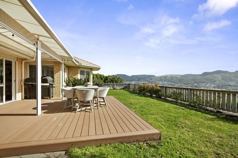 Photo of property in 125 Woodman Drive, Tawa, Wellington, 5028