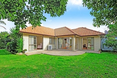 Photo of property in 4 Cambrian Crescent, Flat Bush, Auckland, 2016