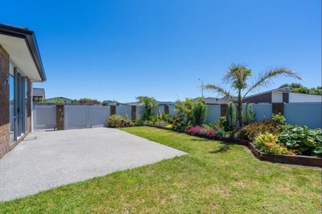 Photo of property in 4 Petrel Close, Paraparaumu Beach, Paraparaumu, 5032