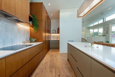 Photo of property in 5 Seaton Road, Murrays Bay, Auckland, 0630