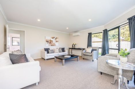 Photo of property in 24 Pinehill Crescent, Trentham, Upper Hutt, 5018