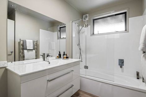 Photo of property in 1/20a Rawene Road, Birkenhead, Auckland, 0626