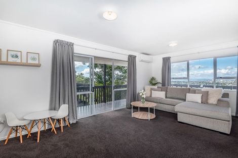 Photo of property in 127 Sunset Road, Totara Vale, Auckland, 0632