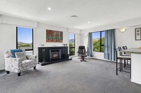 Photo of property in 25 Ngatitoa Street, Tawa, Wellington, 5028