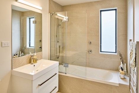 Photo of property in 33 Holystone Road, Whitby, Porirua, 5024