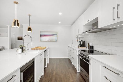 Photo of property in 125 Woodman Drive, Tawa, Wellington, 5028