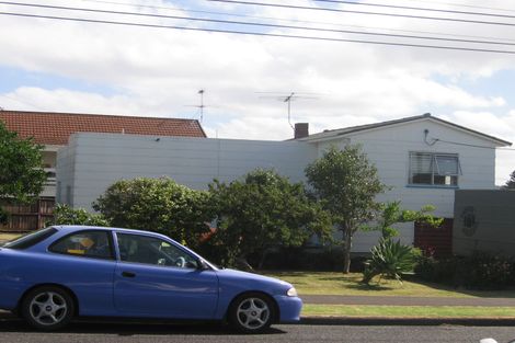 Photo of property in 1/6 Thornton Road, Milford, Auckland, 0620