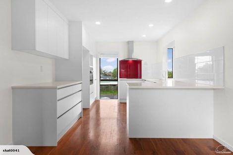 Photo of property in 19 Crosby Road, West Harbour, Auckland, 0618
