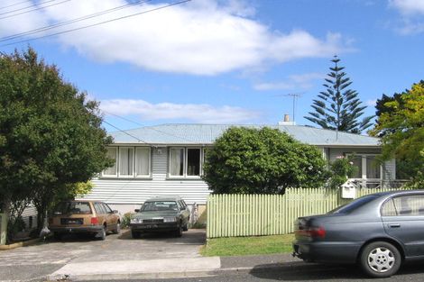 Photo of property in 7 Fordham Street, Beach Haven, Auckland, 0626