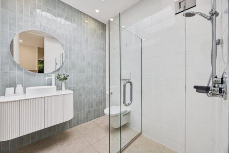Photo of property in 19 Bournemouth Terrace, Murrays Bay, Auckland, 0630