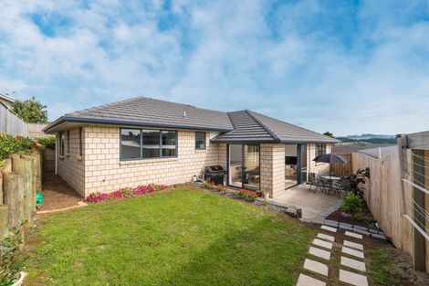 Photo of property in 13 Mcgowan Rise, Tuakau, 2121