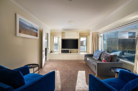 Photo of property in 5 Pukenamu Road, Rainbow Point, Taupo, 3330