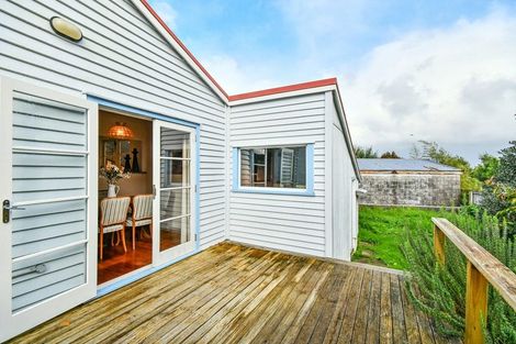 Photo of property in 18 Tui Crescent, Manurewa, Auckland, 2102