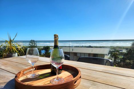 Photo of property in 13 Stanton Crescent, Karoro, Greymouth, 7805