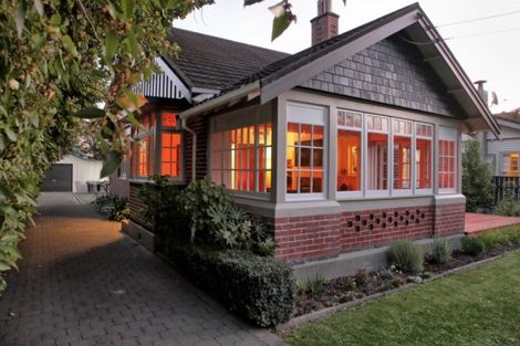 Photo of property in 24 Hinau Street, Woburn, Lower Hutt, 5010