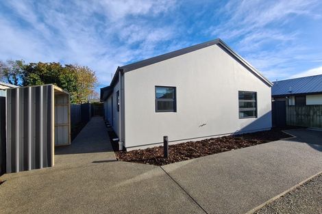 Photo of property in 4/11 Defoe Place, Waltham, Christchurch, 8023