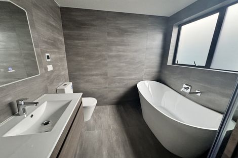 Photo of property in 1/23 Penruddocke Road, Half Moon Bay, Auckland, 2012