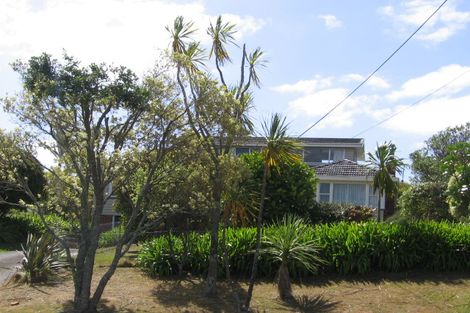 Photo of property in 32 City View Terrace, Birkenhead, Auckland, 0626