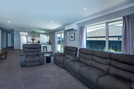 Photo of property in 18 Northmoor Boulevard, Rolleston, 7615