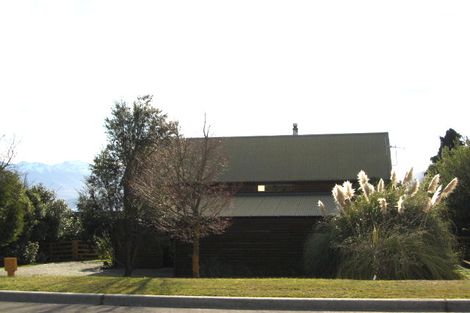 Photo of property in 24 Kennedy Crescent, Wanaka, 9305
