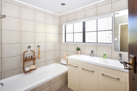 Photo of property in 129 Queen Street, Pukekohe, 2120