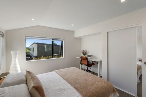 Photo of property in 1/8 Valron Road, Te Atatu South, Auckland, 0602