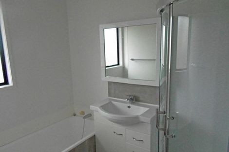 Photo of property in 14 Crosby Road, West Harbour, Auckland, 0618