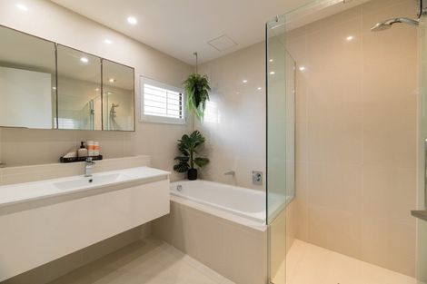 Photo of property in 21 Maunganui Road, Mount Maunganui, 3116