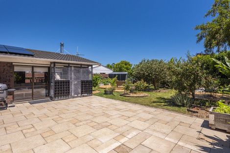 Photo of property in 4 Graham Grove, Waikanae, 5036