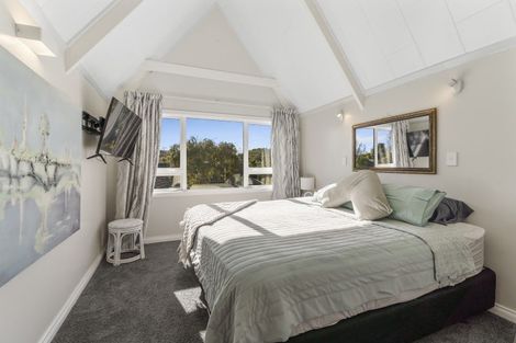 Photo of property in 3 Alexander Street, Waikanae, 5036