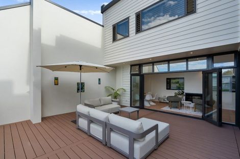 Photo of property in 14b Alfred Street, Northcote Point, Auckland, 0627