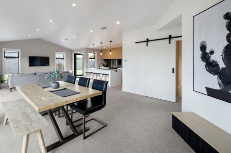 Photo of property in 34 Mike Smith Drive, Cambridge, 3434