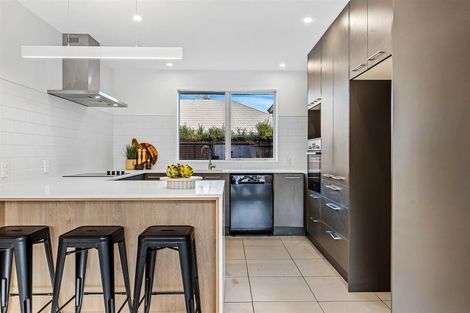 Photo of property in 102 Johns Road, Rangiora, 7400