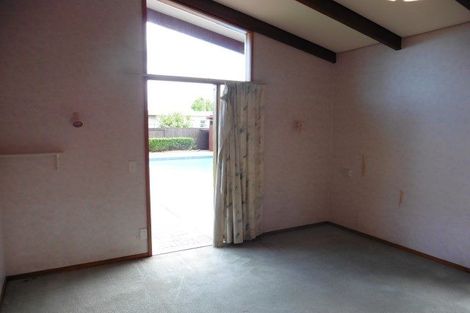 Photo of property in 21 Avondale Road, Taradale, Napier, 4112