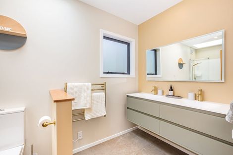 Photo of property in 45 Mana View Road, Paremata, Porirua, 5026