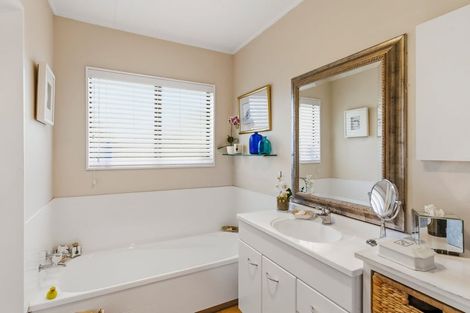 Photo of property in 5 Dennis Taylor Court, Paraparaumu, 5032