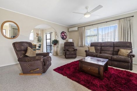 Photo of property in 2/66 Marne Road, Papakura, 2110