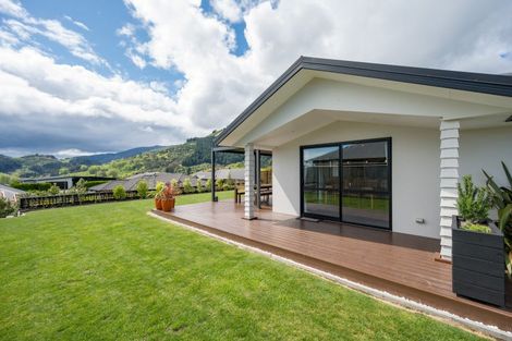 Photo of property in 8 Huntaway Close, Stoke, Nelson, 7011