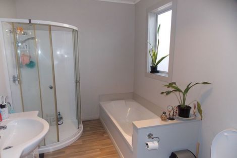 Photo of property in 21 Rewa Street, Takaro, Palmerston North, 4412