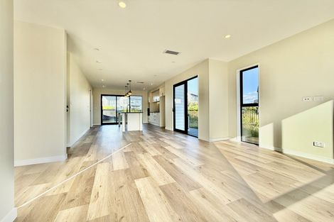 Photo of property in 136 Vintry Drive, Kumeu, 0810