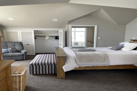 Photo of property in 17 Palliser Road, Roseneath, Wellington, 6011