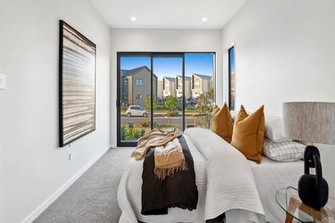 Photo of property in 22 Pukeko Road, Hobsonville, 0616