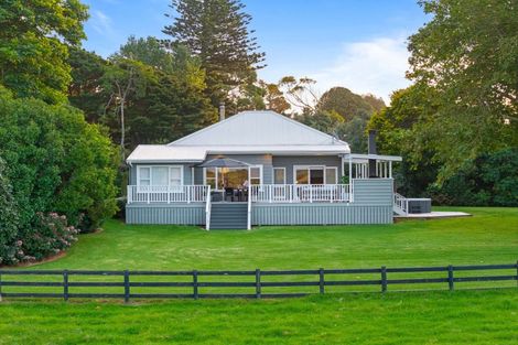 Photo of property in 376 Taiapa Road, Muriwai, Waimauku, 0881